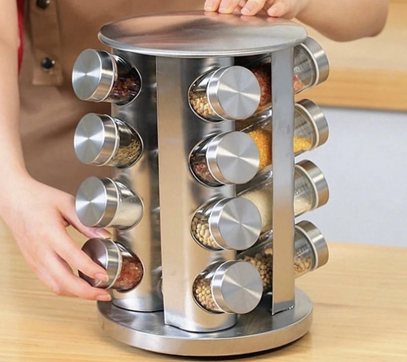 Spice jar with rotating rack