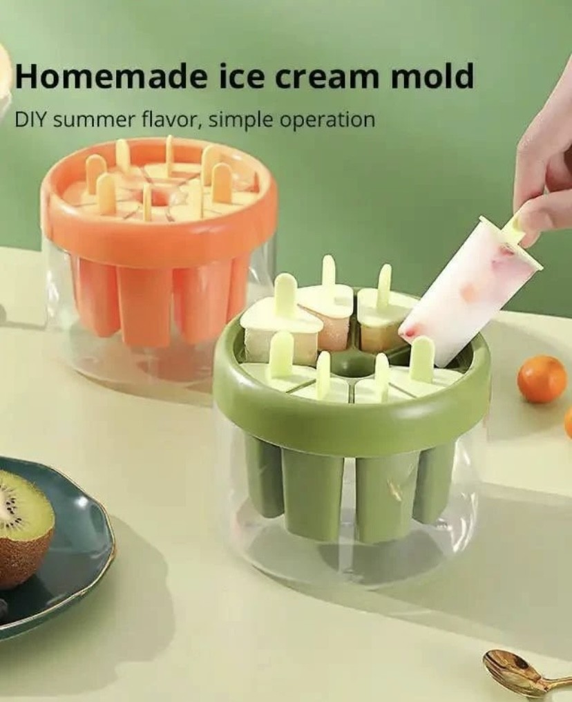 Ice cream popsicle mold with plastic sticks