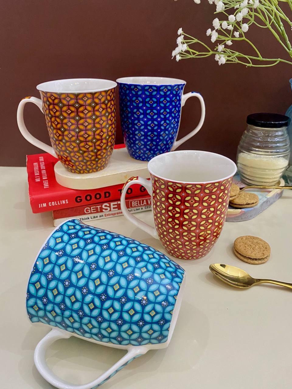 Mugs of different designs-12pcs